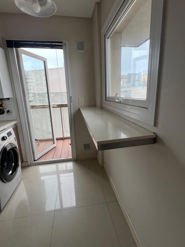 DEPARTAMENTO TRES AMBIENTES CON DOS COCHERAS.