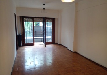 VENTA DEPARTAMENTO TRES AMBIENTES EXTERNO CON BALCON SALIENTE